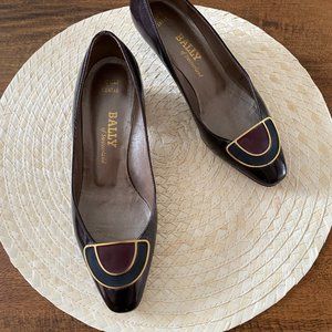 Gorgeous Vintage Bally Kitten Heel w Toe Detail